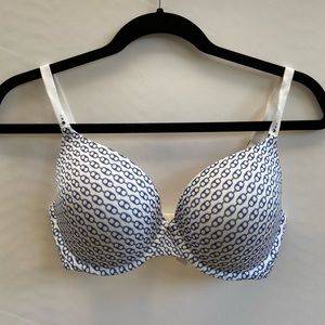 Victoria’s Secret Biofit 32DD